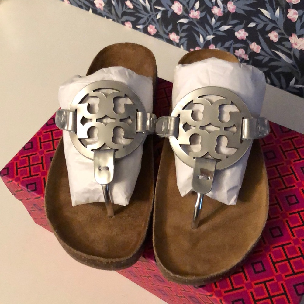 Tory Burch Miller Cloud metallic leather sandals - Picture 4 of 10